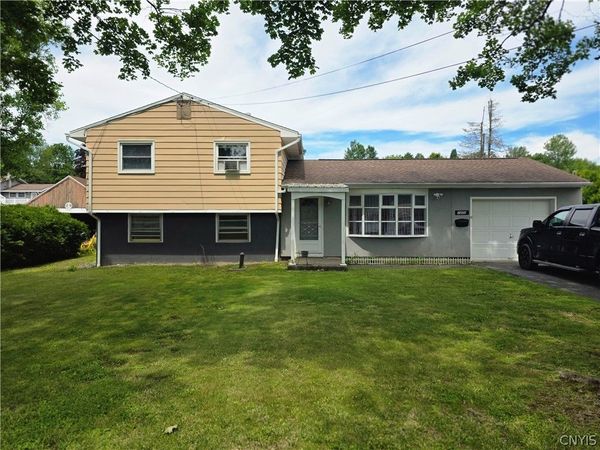 1305 Fairwood Drive , Utica, NY 13502