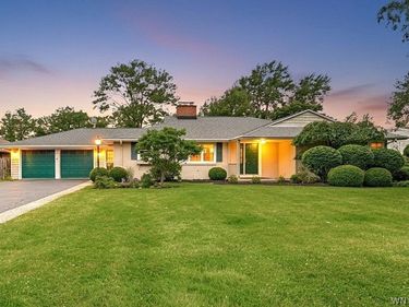70 Westchester Rd, Amherst, NY 14221