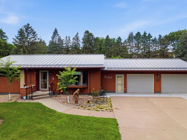 413 Orchard View Drive, La Crescent, MN 55947