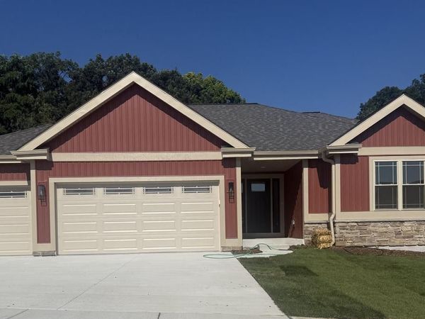 3 Savannah Parkway, Deerfield, WI 53531