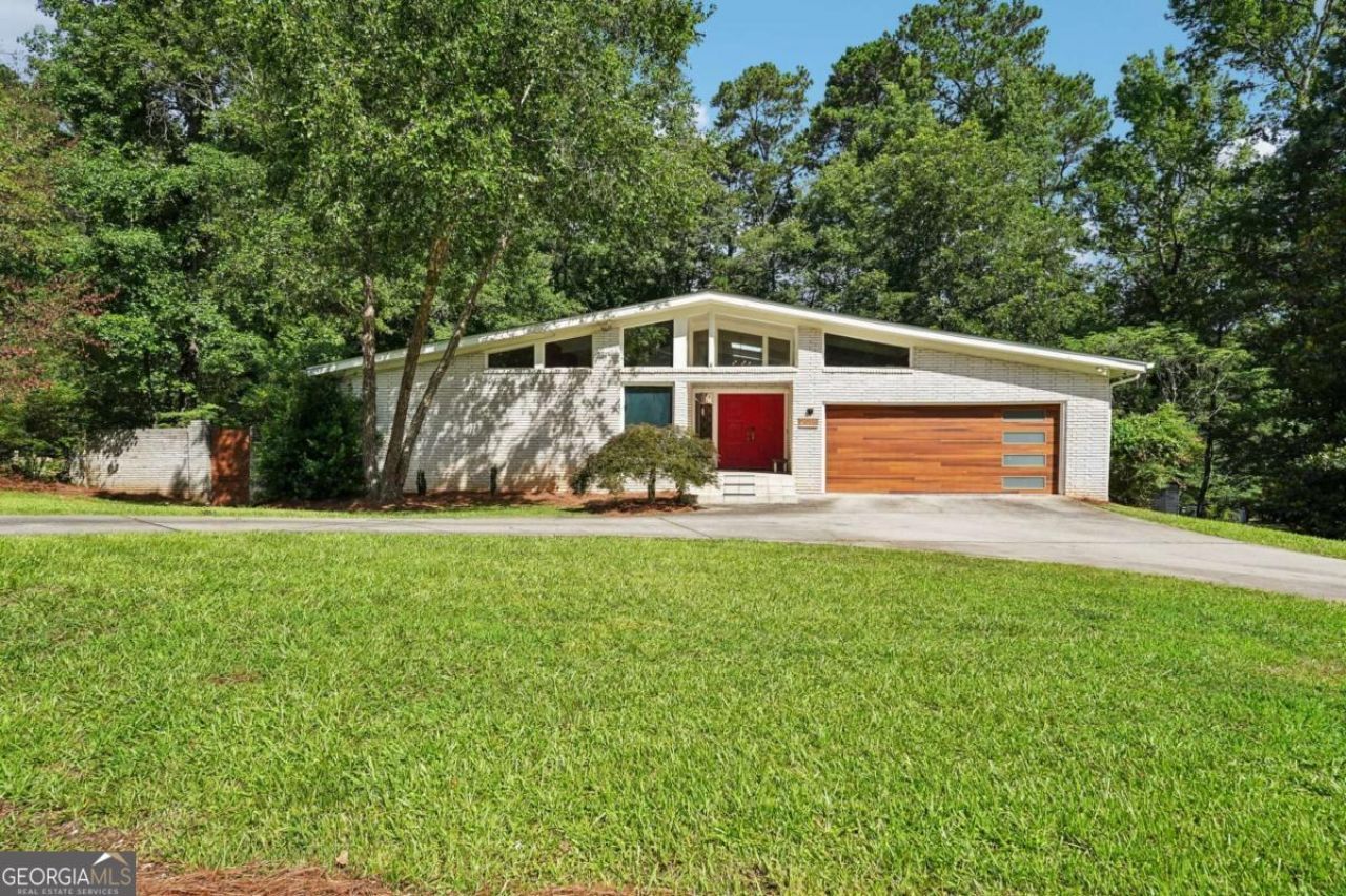 2018 Glacier Drive, Stone Mountain, GA 30087 Main Photo