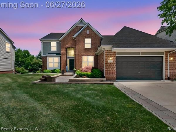 884 Grandview Drive, Commerce Twp, MI 48390