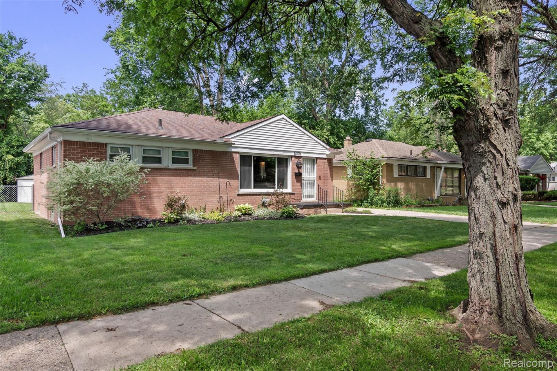 21641 Sussex Street, Oak Park, Mi 48237 Main Photo