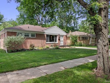 21641 Sussex Street, Oak Park, Mi 48237
