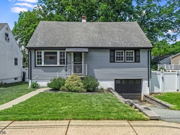 75 Fichter St, Bloomingdale, NJ 07403