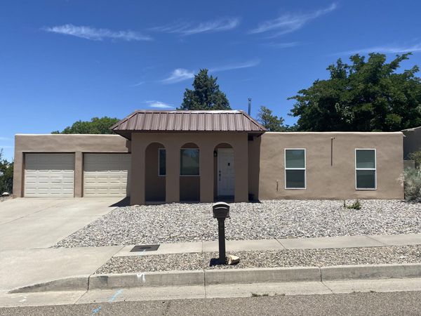 10501 Delicado Place NE, Albuquerque, NM 87111