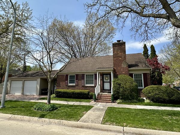 1953 Oxford Road, Grosse Pointe, MI 48236