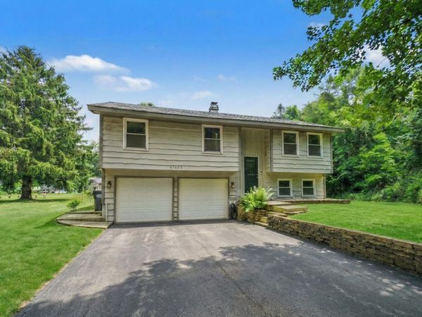 47641 County Road 653, Paw Paw, MI 49079