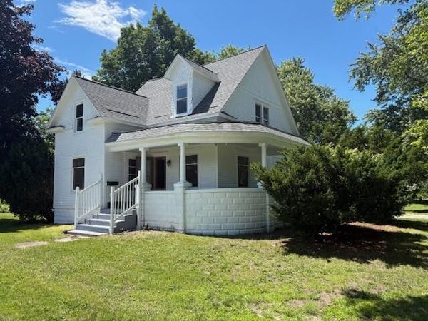504 S Center Street, Hartford, MI 49057