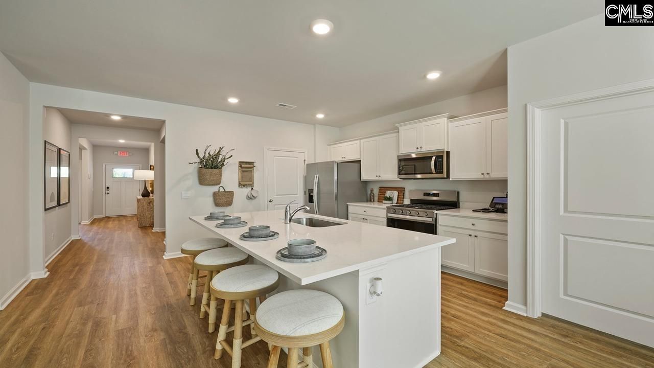 195 Fuller Road  Photo 11