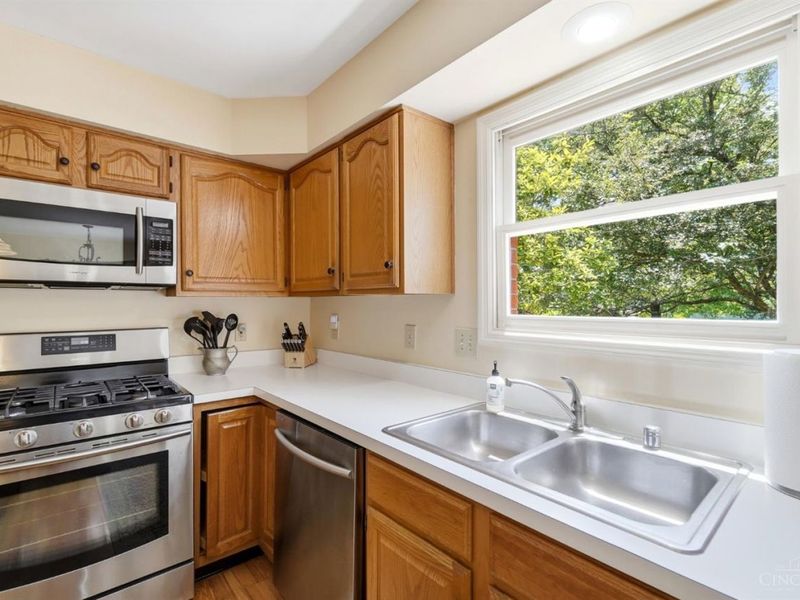 6295 Stoneyford Court, West Chester, OH 45069 Photo 18