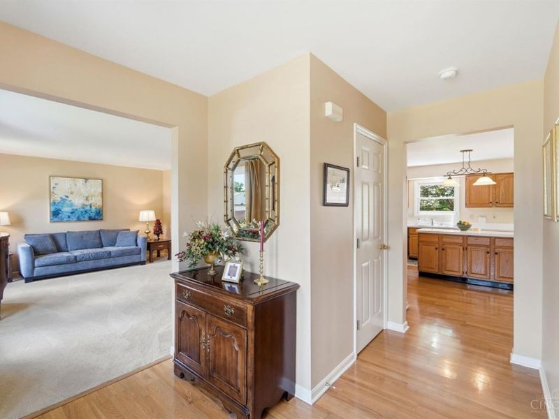 6295 Stoneyford Court, West Chester, OH 45069 Photo 7