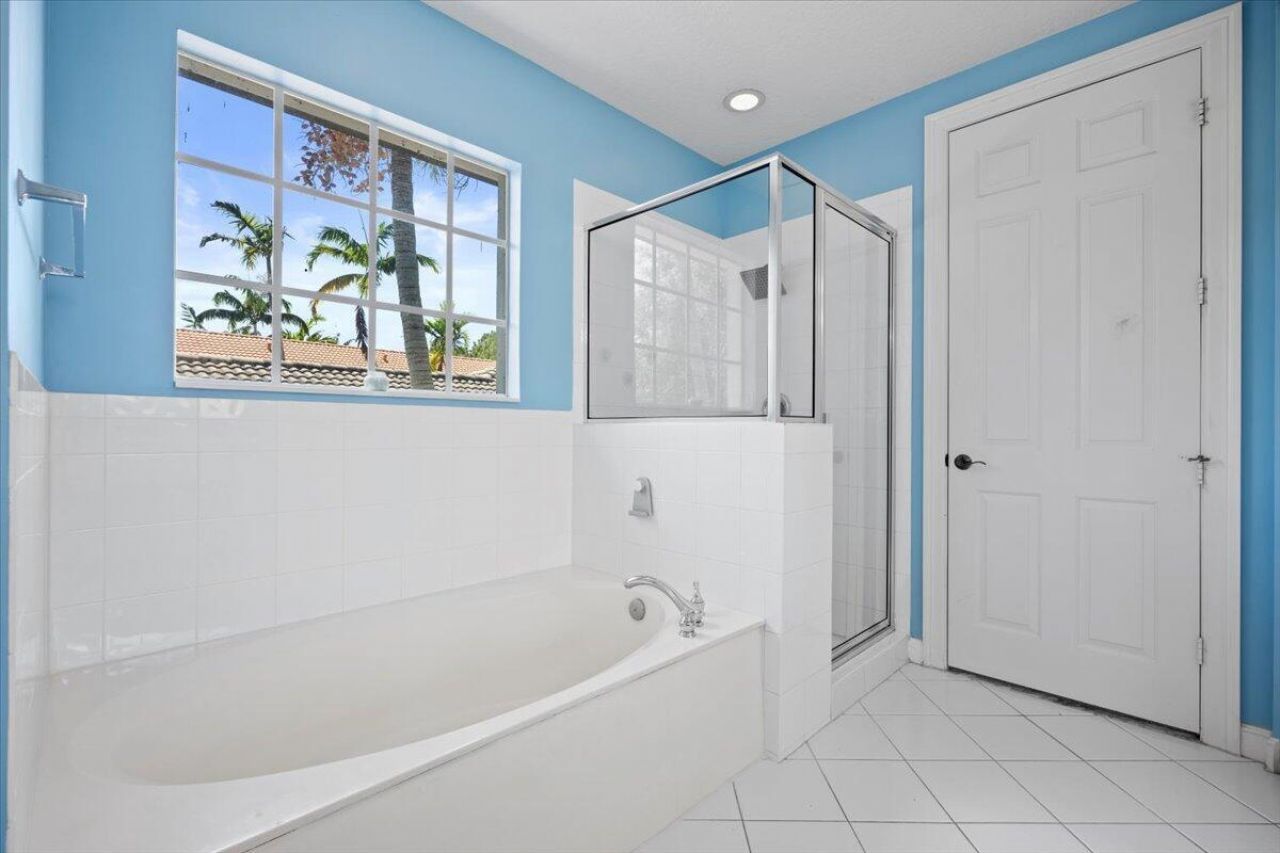 956 Mill Creek Drive, Palm Beach Gardens, FL 33410 Photo