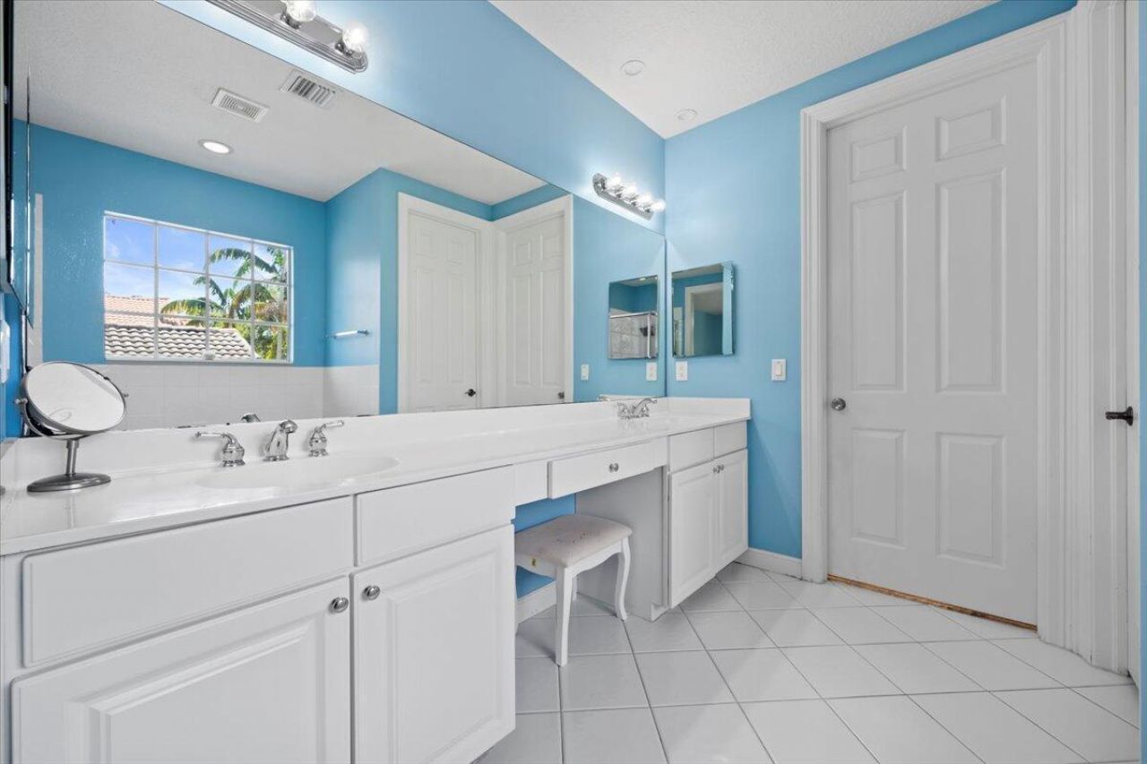 956 Mill Creek Drive, Palm Beach Gardens, FL 33410 Photo