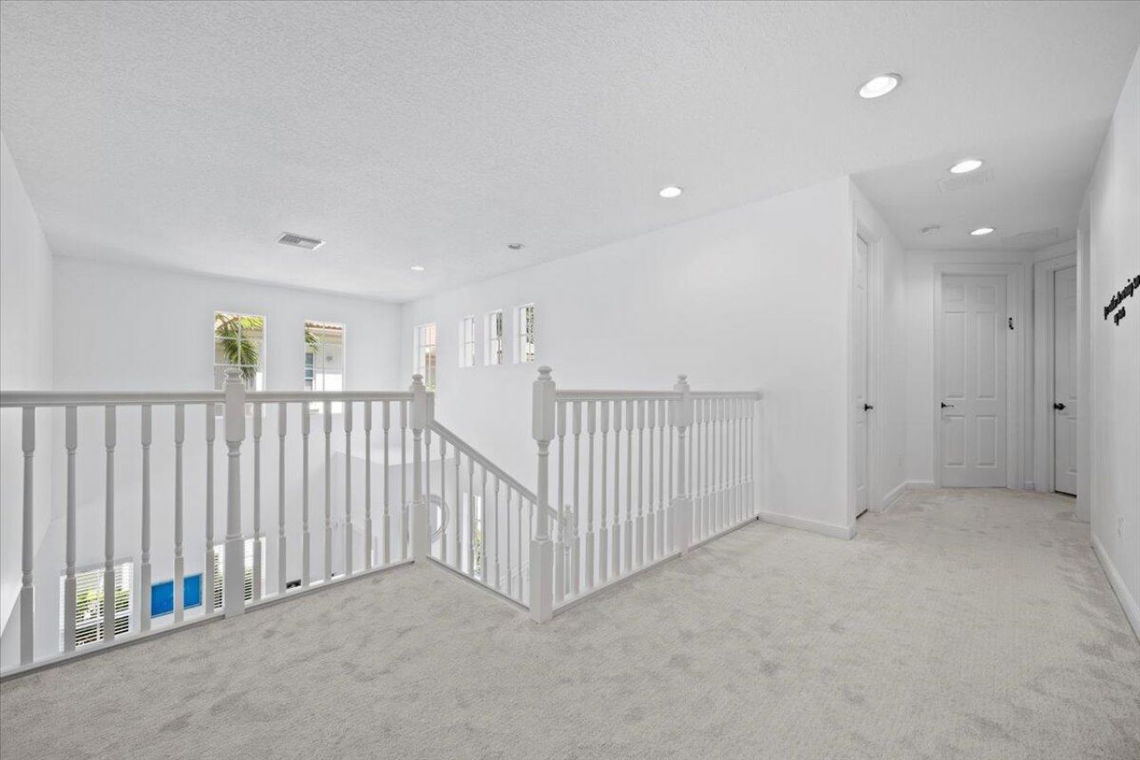 956 Mill Creek Drive, Palm Beach Gardens, FL 33410 Photo