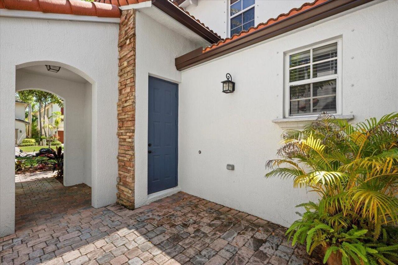 956 Mill Creek Drive, Palm Beach Gardens, FL 33410 Photo