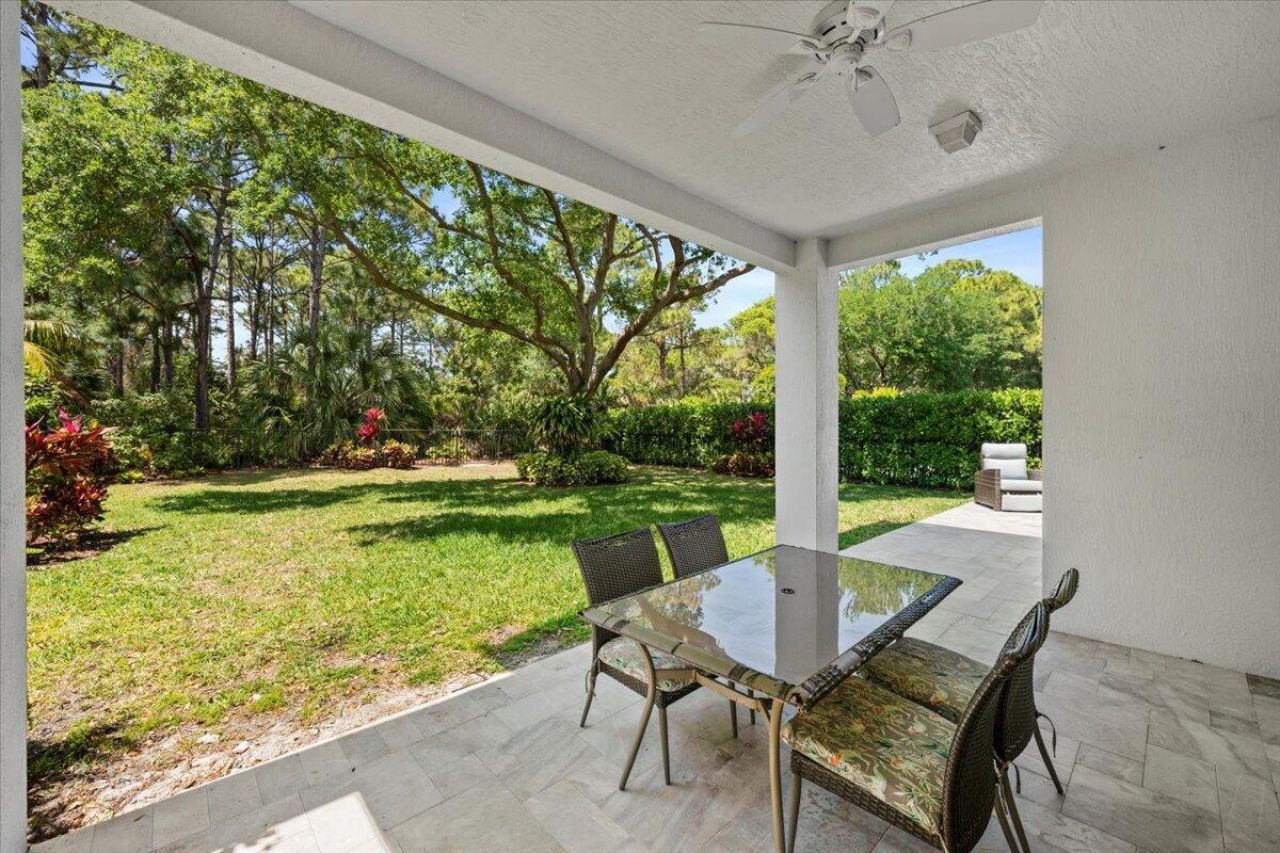 956 Mill Creek Drive, Palm Beach Gardens, FL 33410 Photo