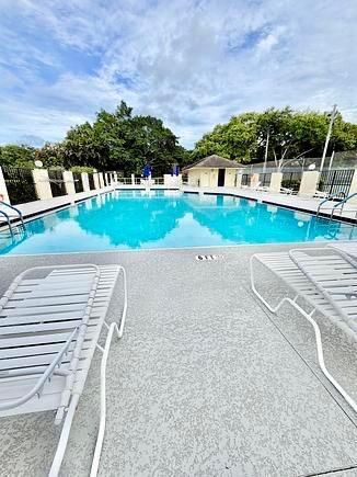 423 4th Terrace, Palm Beach Gardens, FL 33418 Photo