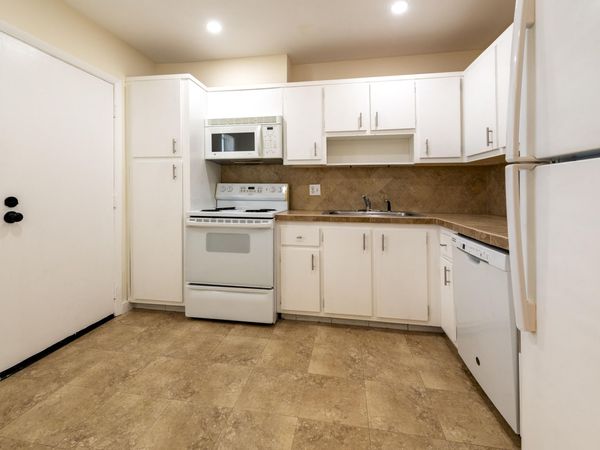 6061 N Falls Cir Drive, Unit 402, Lauderhill, FL 33319