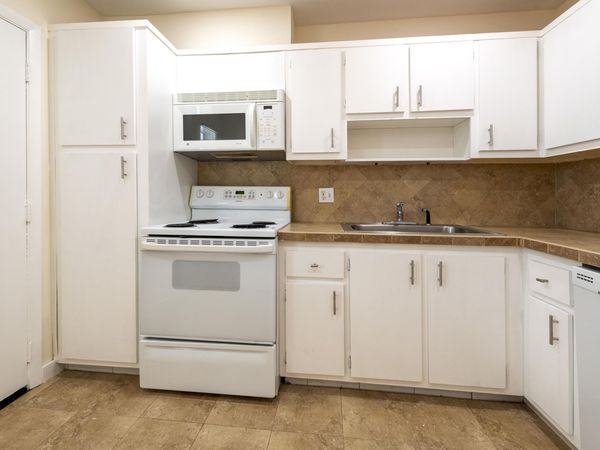 6061 N Falls Cir Drive, Unit 402, Lauderhill, FL 33319