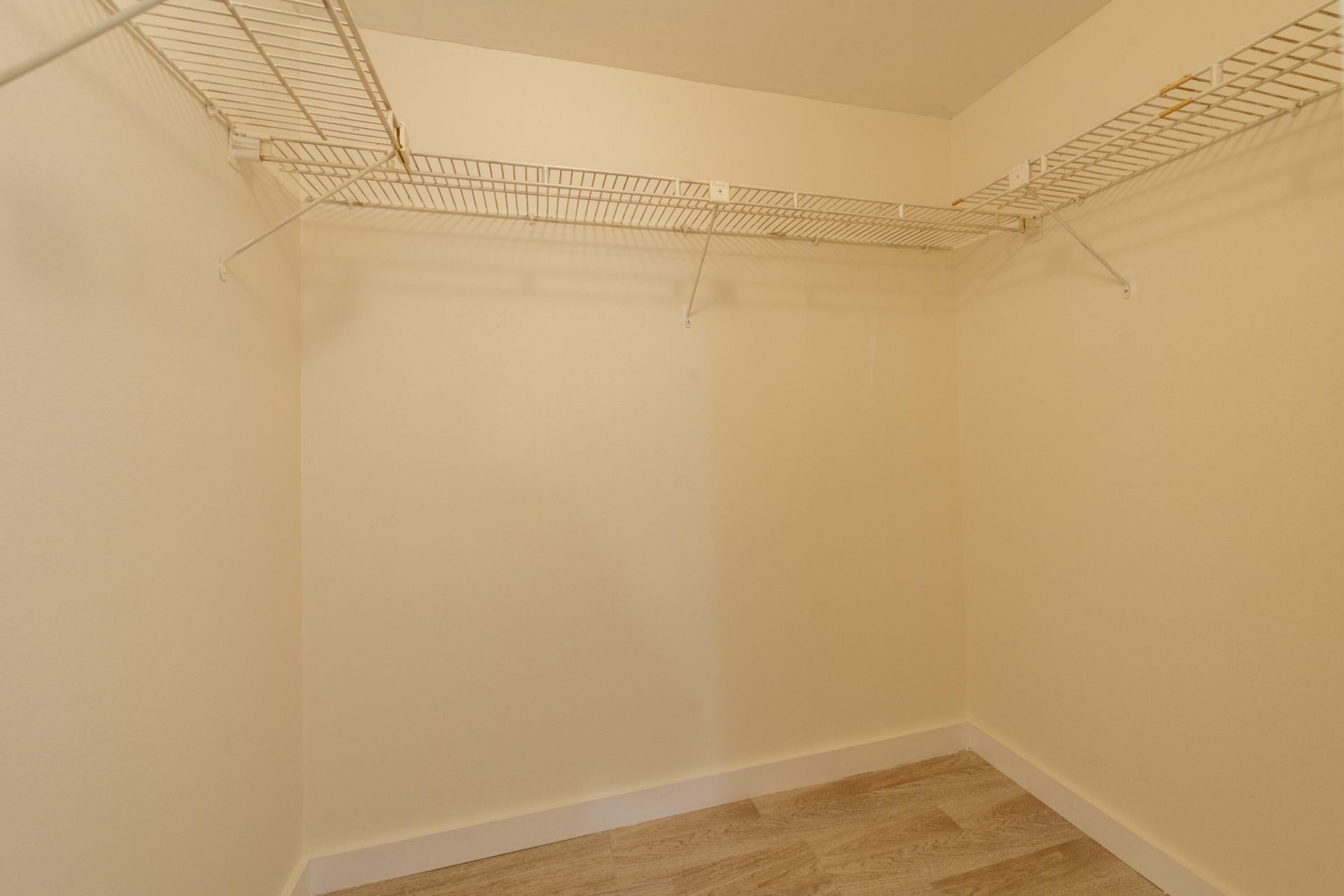 6061 N Falls Cir Drive, Unit 402, Lauderhill, FL 33319 Photo