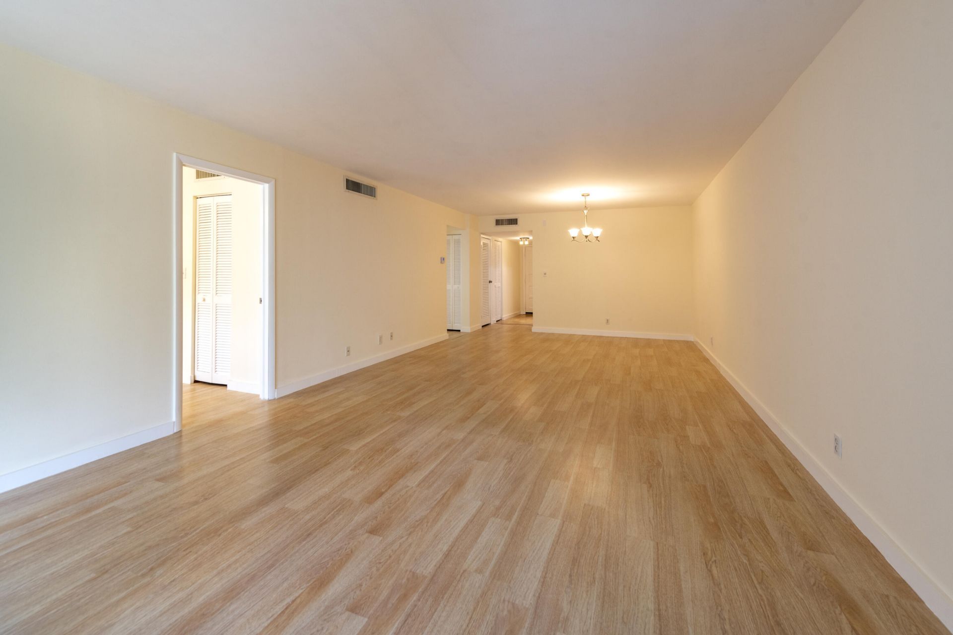 6061 N Falls Cir Drive, Unit 402, Lauderhill, FL 33319 Photo