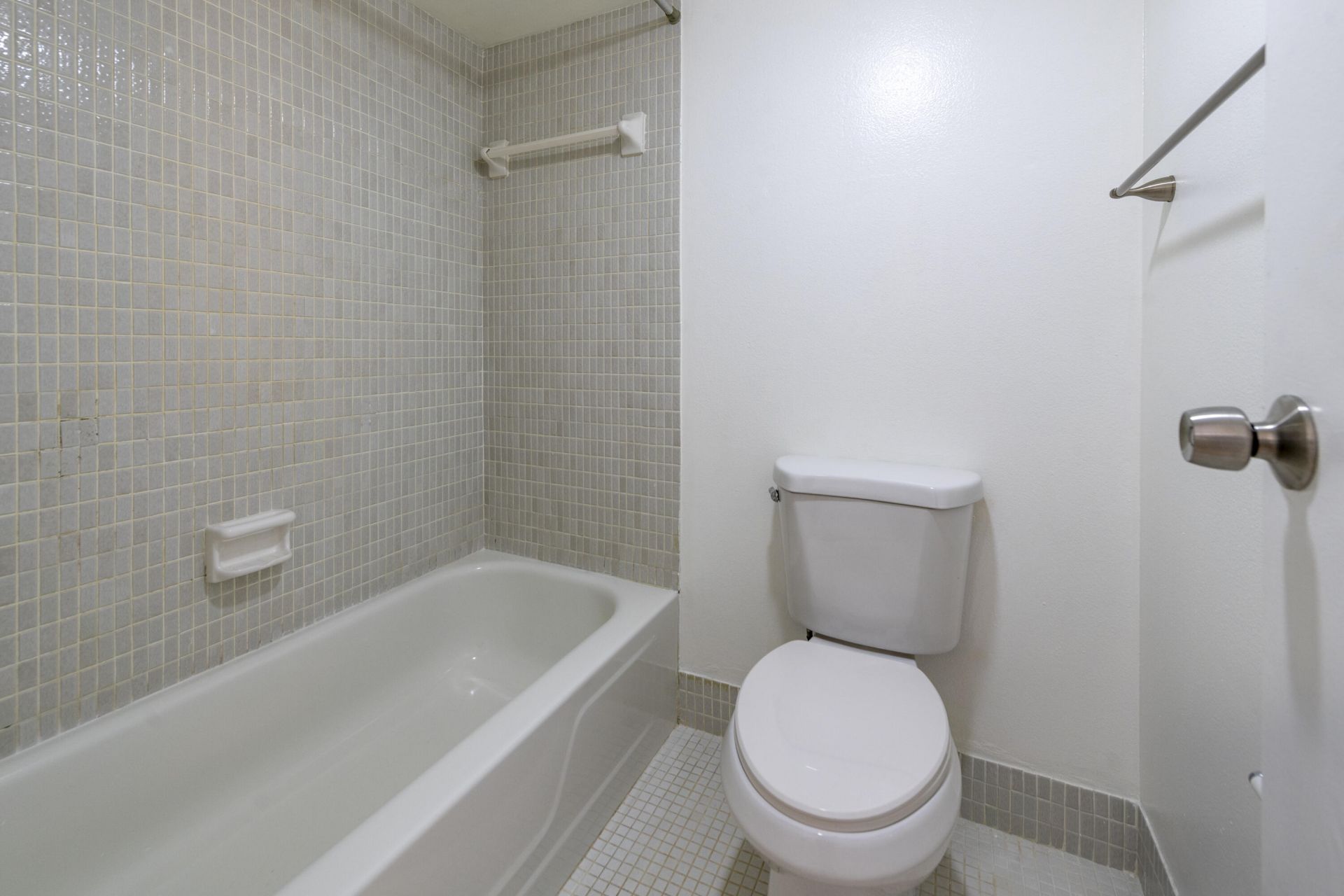 6061 N Falls Cir Drive, Unit 402, Lauderhill, FL 33319 Photo