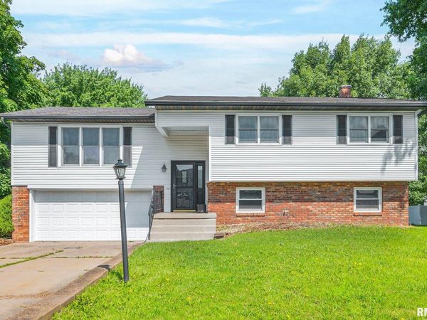 318 ARBOR VITAE Drive, Germantown Hills, IL 61548