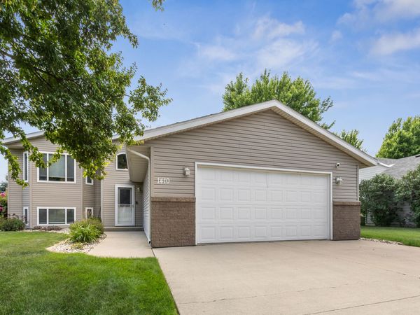 1410 17th Avenue S, Brookings, SD 57006