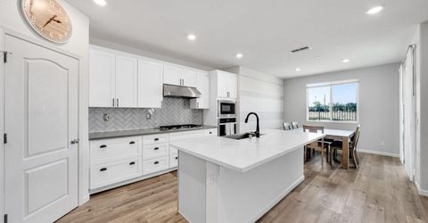 9475 Pasaje Pl, Elk Grove, CA 95624 Photo