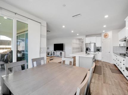 9475 Pasaje Pl, Elk Grove, CA 95624 Photo