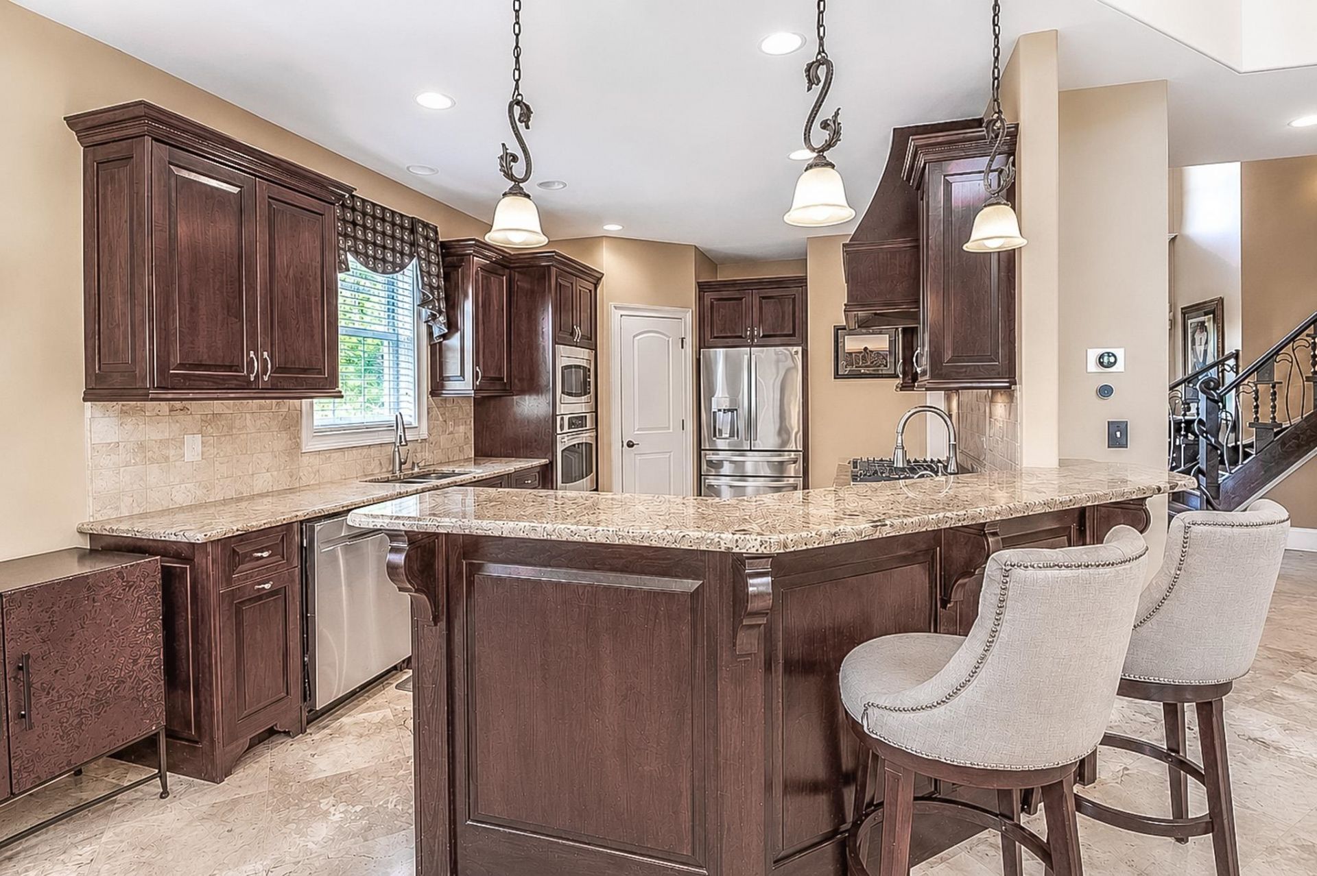 969 Bluffview Dr. Photo 12