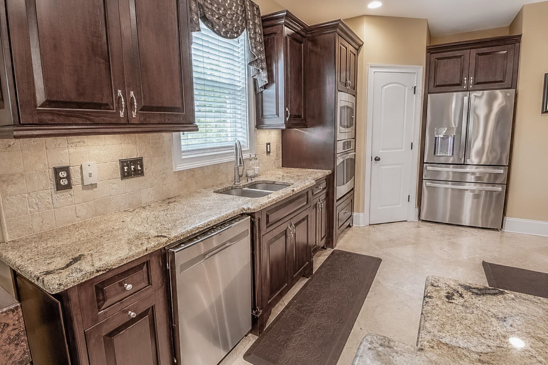 969 Bluffview Dr. Photo 15