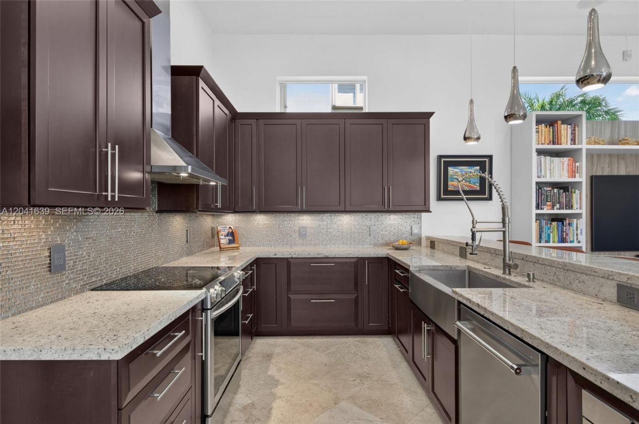 1136 Ginger Cir, Weston, FL 33326 Photo