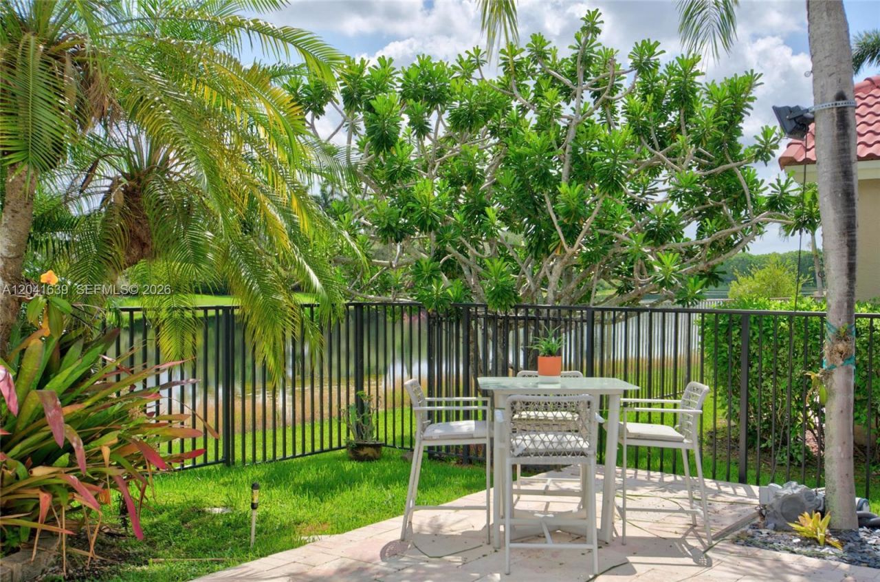 1136 Ginger Cir, Weston, FL 33326 Photo