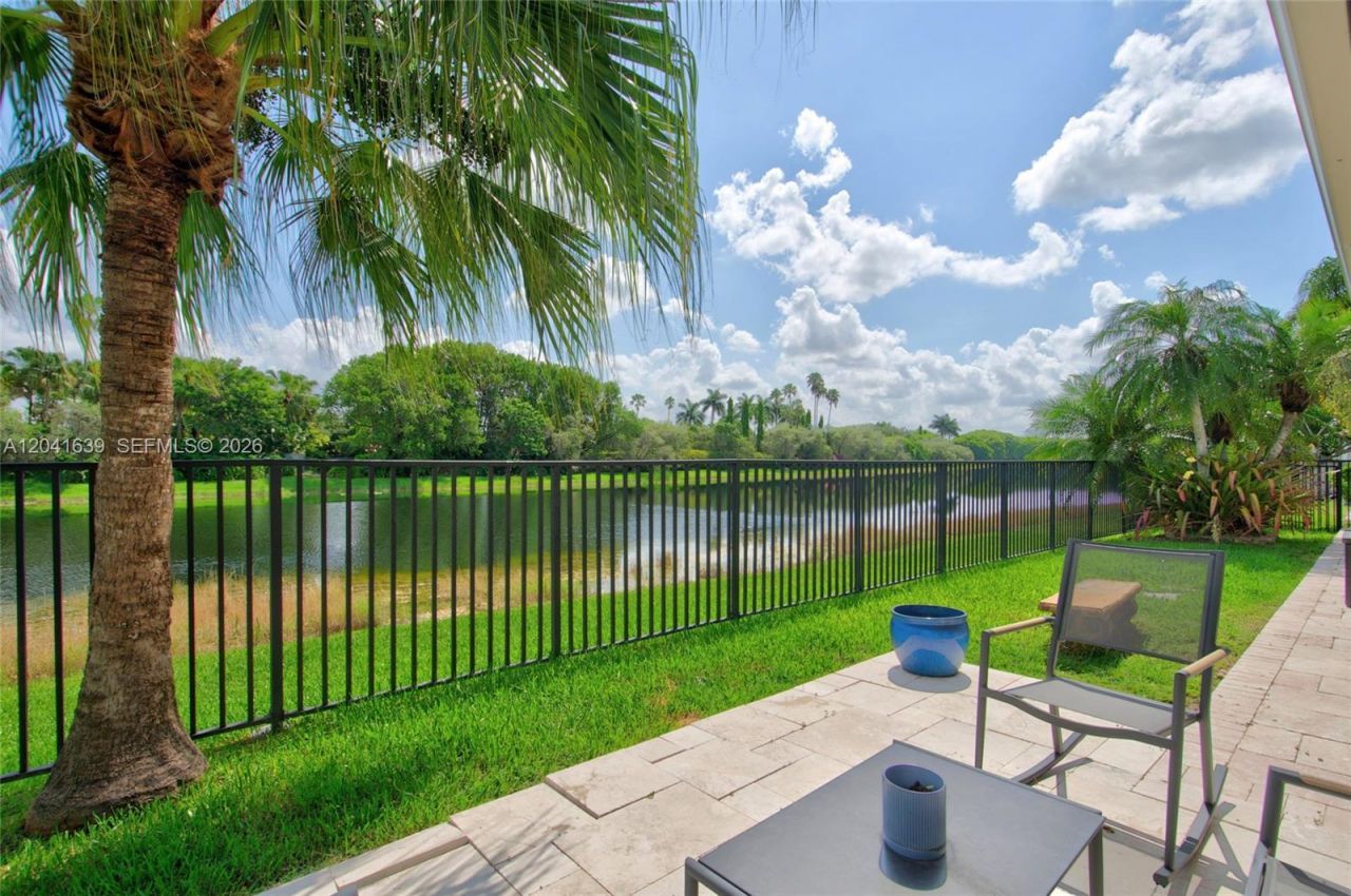 1136 Ginger Cir, Weston, FL 33326 Photo