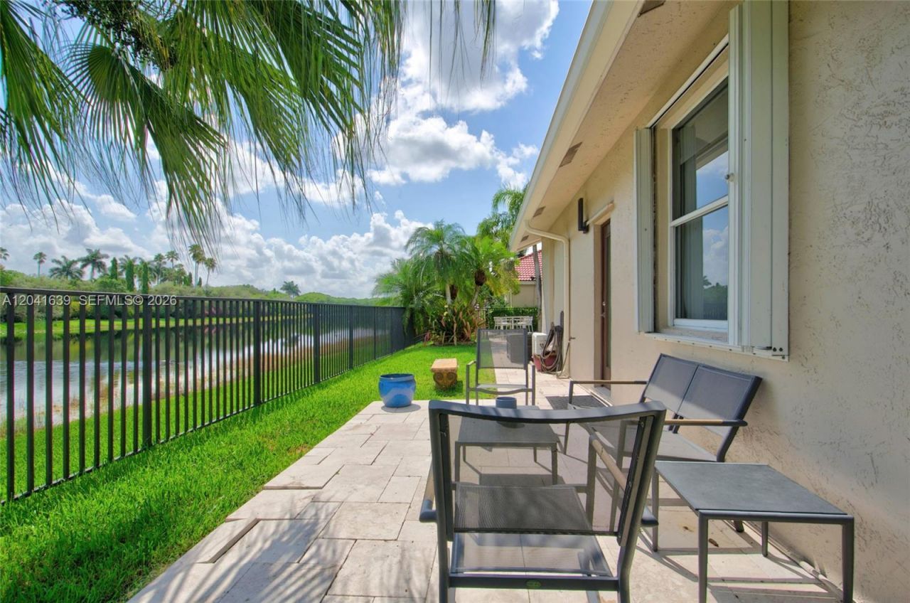 1136 Ginger Cir, Weston, FL 33326 Photo