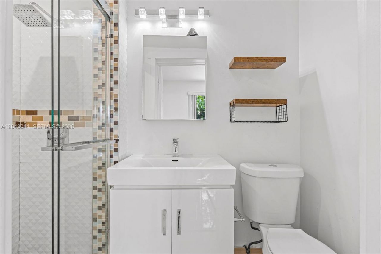 270 NW 51st Ave, Miami, FL 33126 Photo