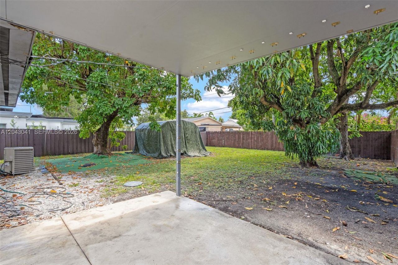 270 NW 51st Ave, Miami, FL 33126 Photo