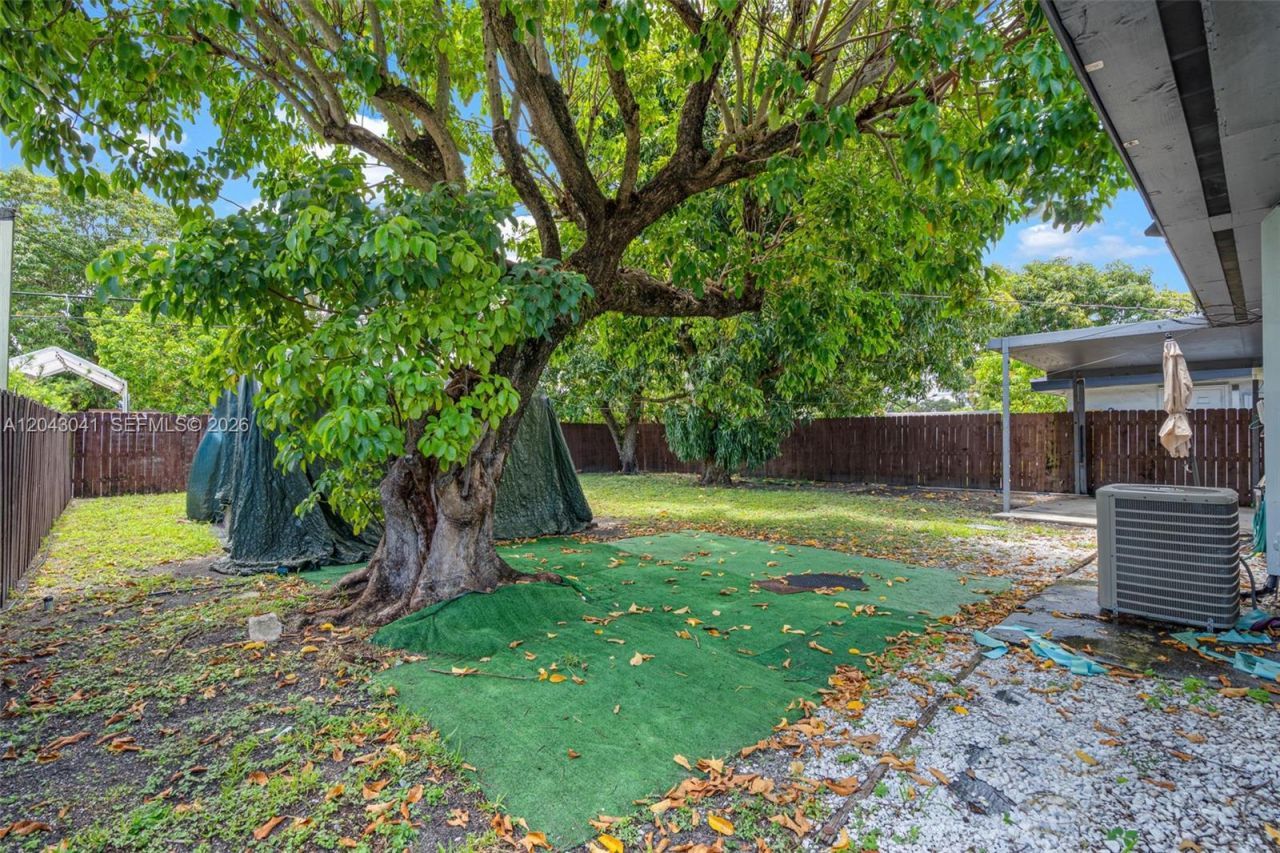 270 NW 51st Ave, Miami, FL 33126 Photo