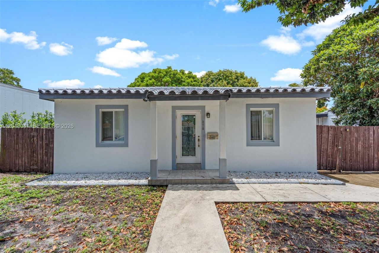 270 NW 51st Ave, Miami, FL 33126 Photo