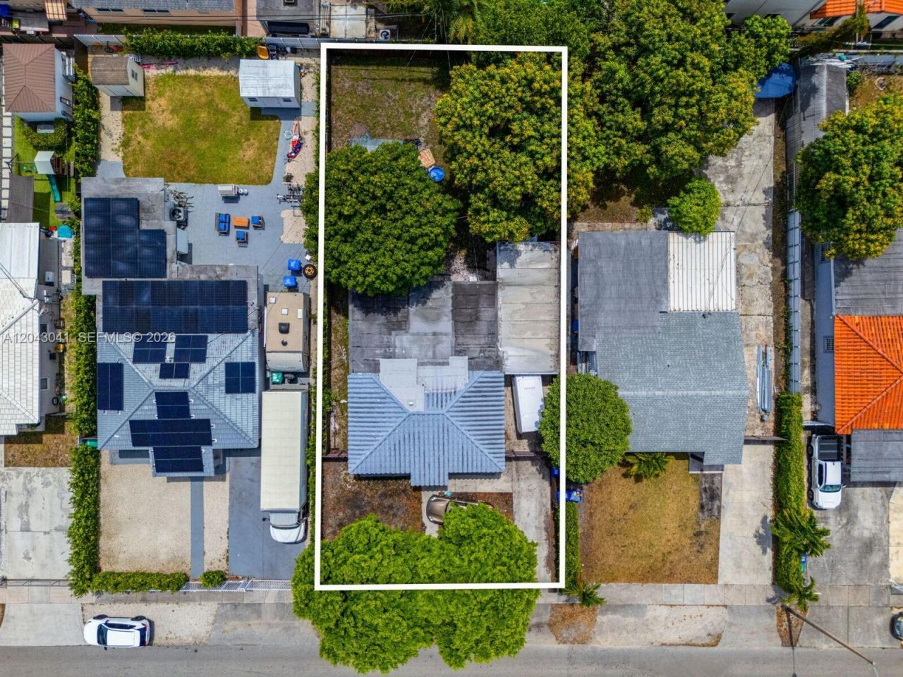 270 NW 51st Ave, Miami, FL 33126 Photo