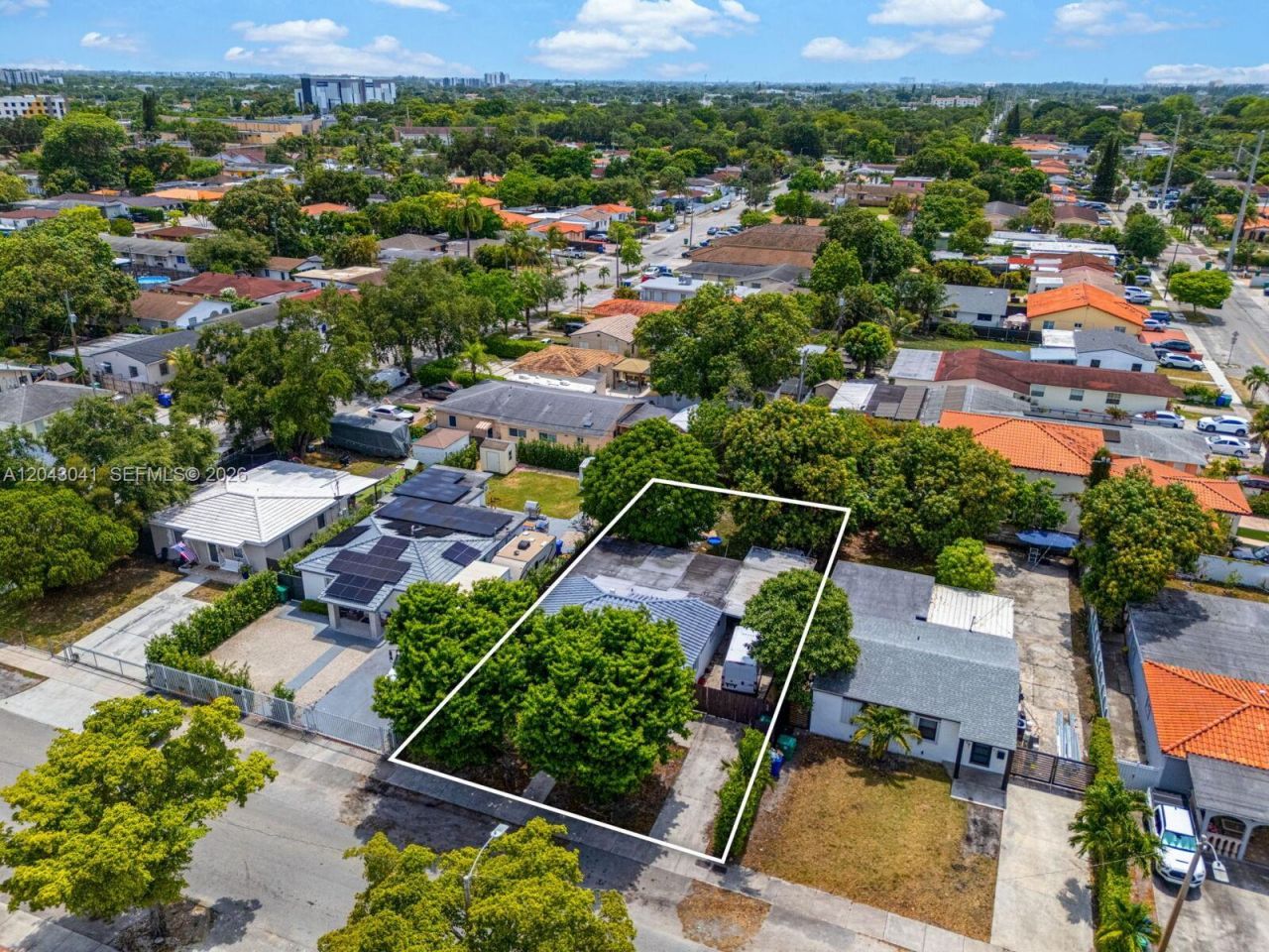 270 NW 51st Ave, Miami, FL 33126 Photo