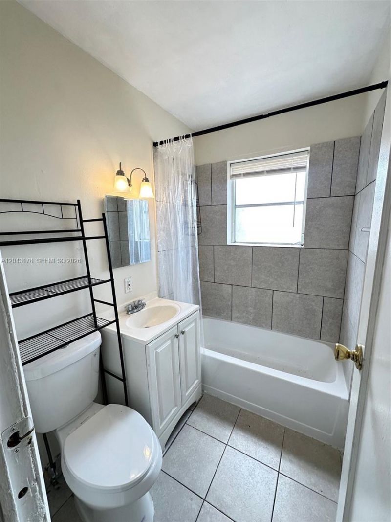 1917 Harding St , Unit Front, Hollywood, FL 33020 Photo