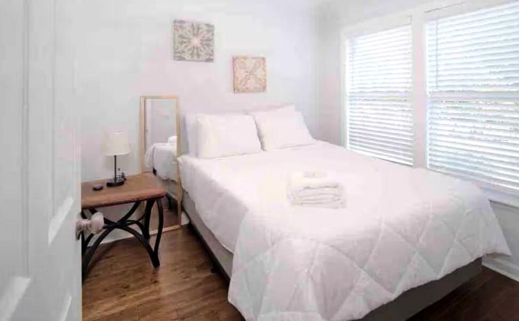 5817 Chaucer Drive Photo 14