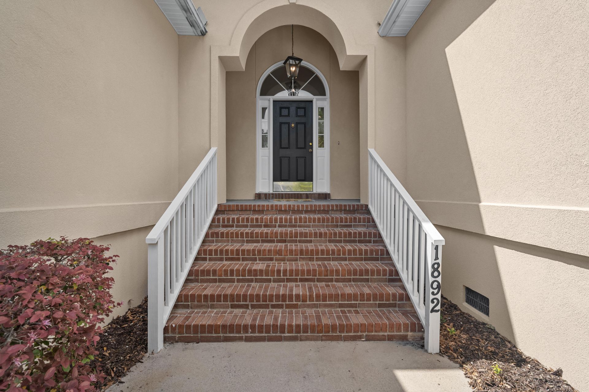 1892 Palmetto Isle Drive Photo 3