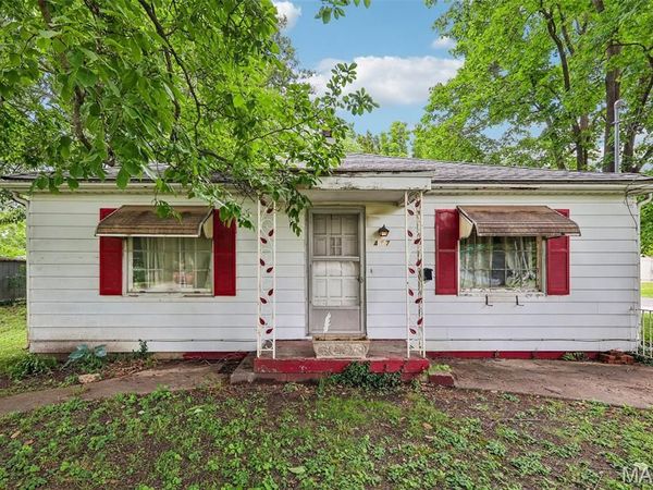 417 E Saint John Street , Litchfield, IL 62056