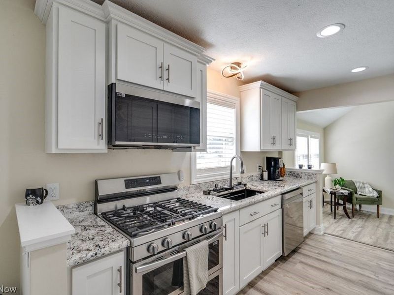 301 Avis Avenue NW, Massillon, OH 44646 Photo 4