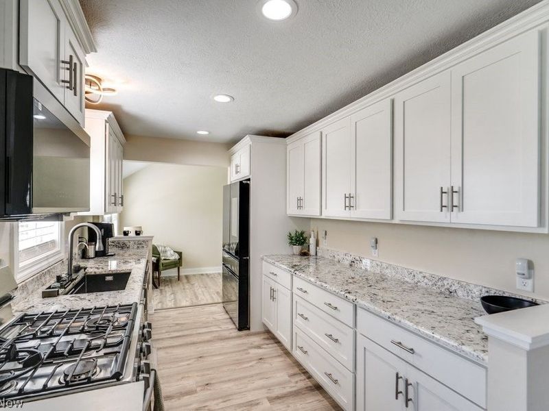 301 Avis Avenue NW, Massillon, OH 44646 Photo 6