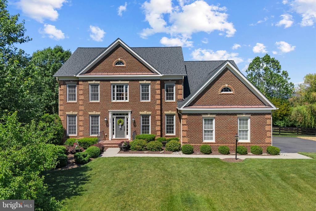 16555 Chestnut Overlook Drive, Purcellville, VA 20132 Main Photo